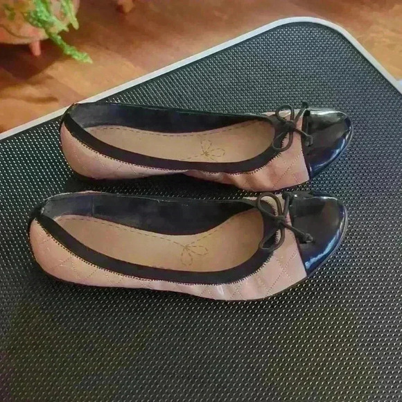 Clark's Women's Ballet Flats Sized 5.5 - Picture 3 of 10